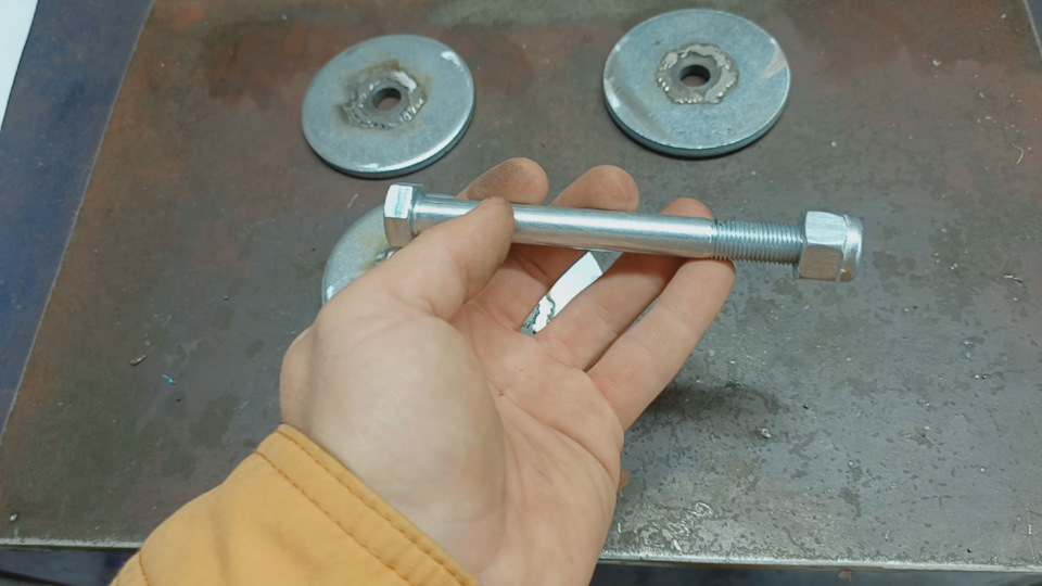 Болт — Suzuki Jimny (1G)