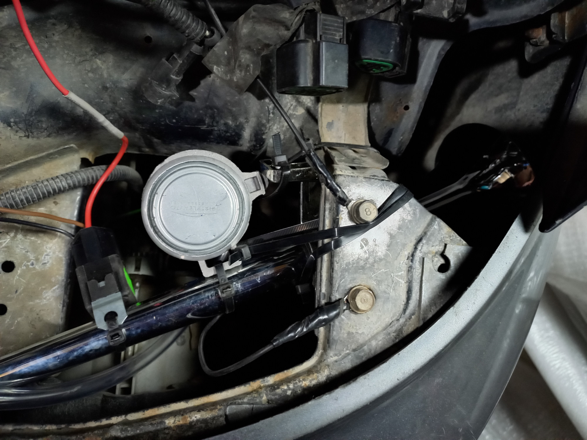 Установка пневмосигнала санта фе классик — Hyundai Santa Fe (1G), 2,7 л ...