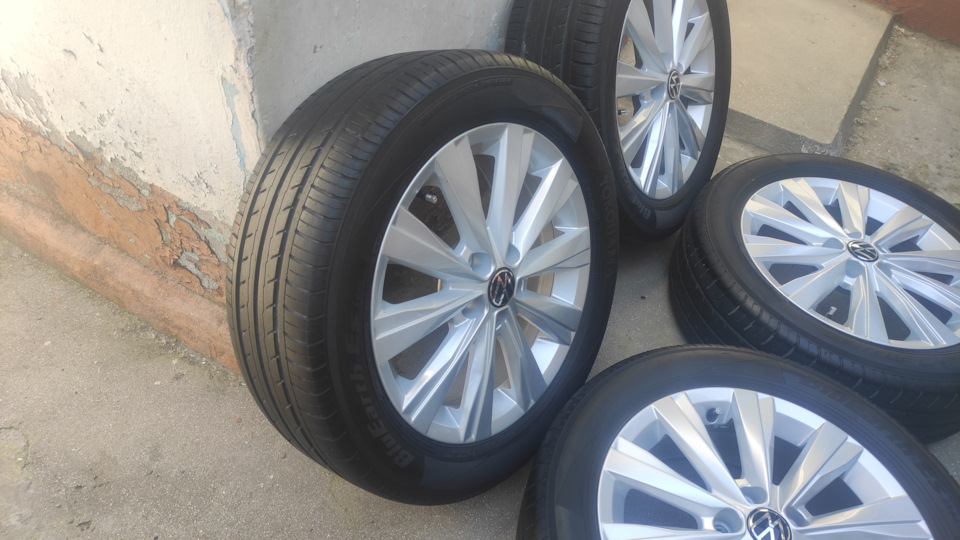 Шины летние Yokohama 205/55 R16, литые диски Borbet 6Jx16 ET-40 5x100 ...