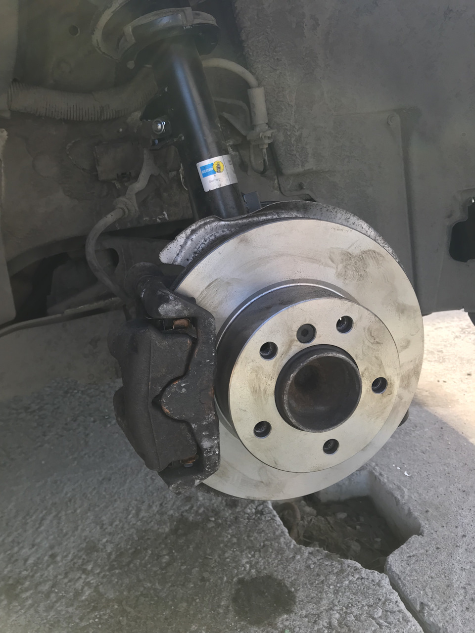 Ремонт, ТО тормозных дисков — BMW 1 series (E81/E87), 1,6 л, 2010 года ...