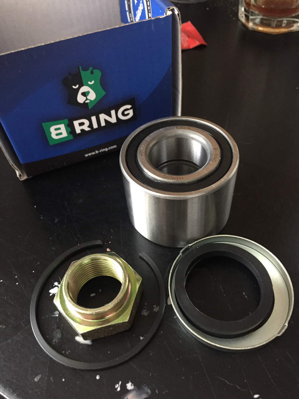 Замена заднего подшипника ступицы в барабане — Peugeot 206, 1,4 л, 2002 ...