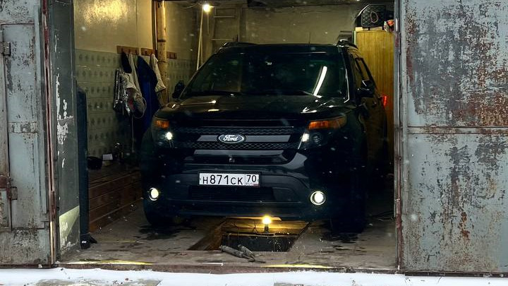 Ford Explorer Половинка шпрота 😛