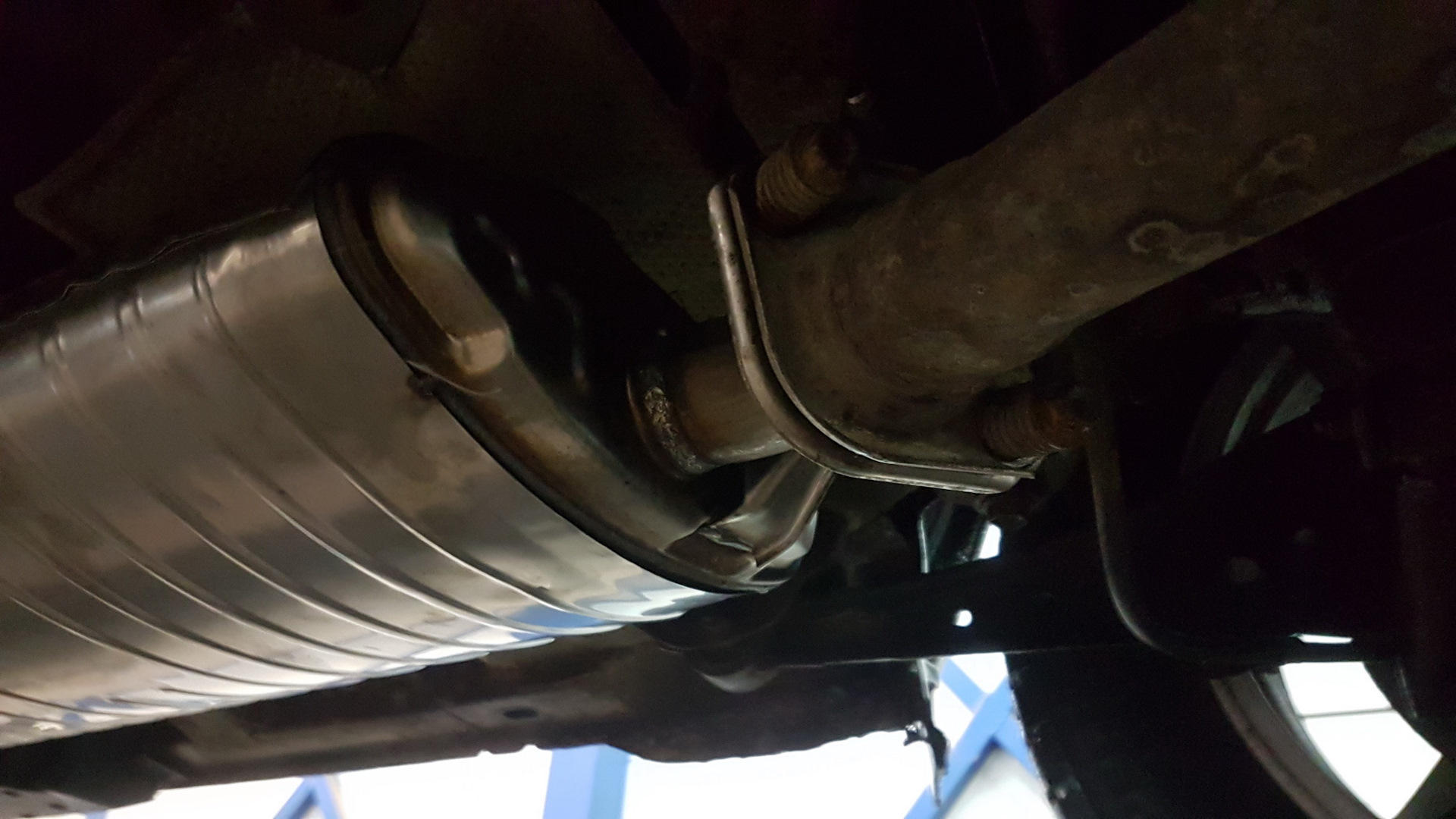Глушитель TOYOTA RAV4 (III) CA30 средняя часть. SAT ST-TYY3-998-B0 ...