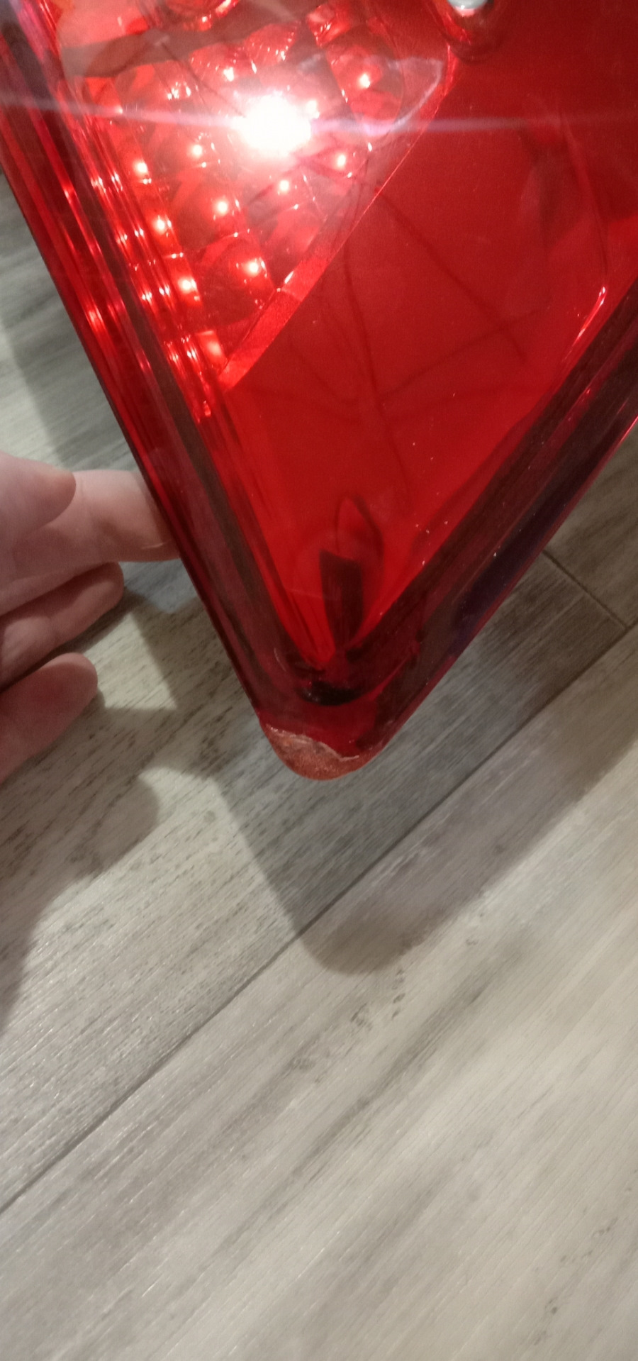 Ремонт скола на заднем фонаре — Lada Гранта (1G), 1,6 л, 2013 года ...