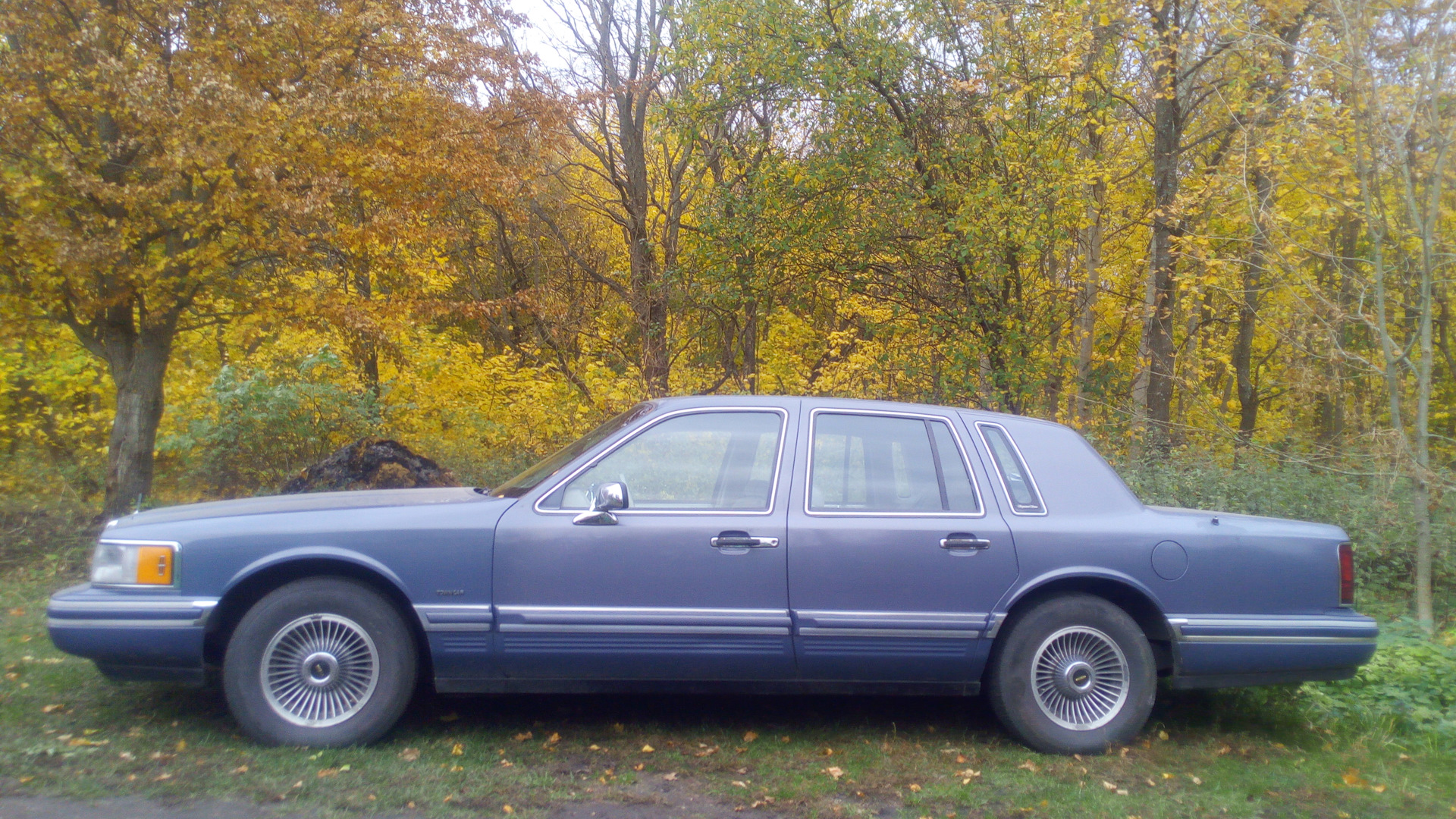 Линкольн таун кар 2. Lincoln Town car II. Линкольн Таун кар 1991. Lincoln Town car 2 1991 года.. Lincoln Town car 1991.