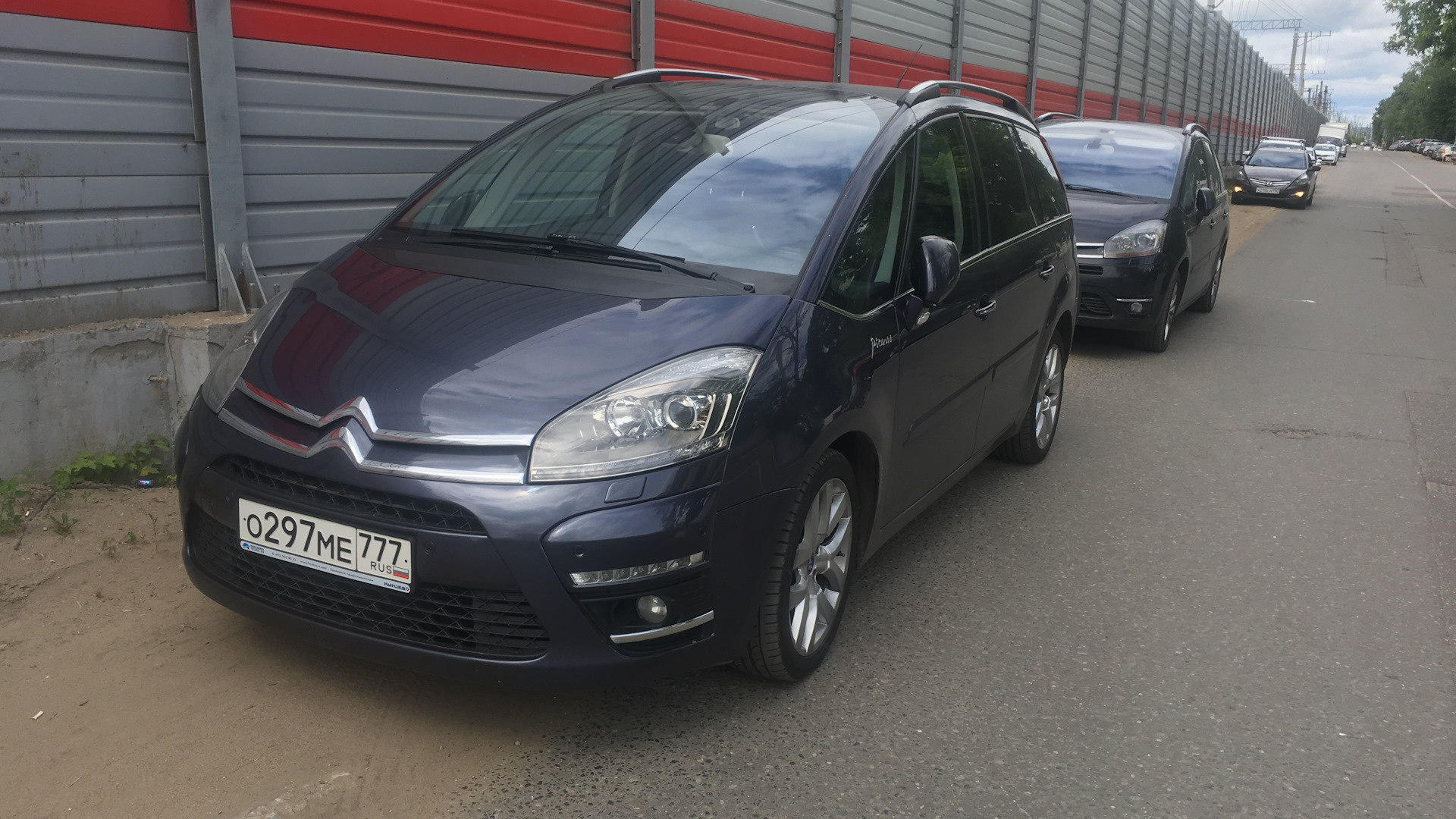 Citroen Grand C4 Picasso (1G) 1.6 дизельный 2011 | Аквариум 2 на DRIVE2