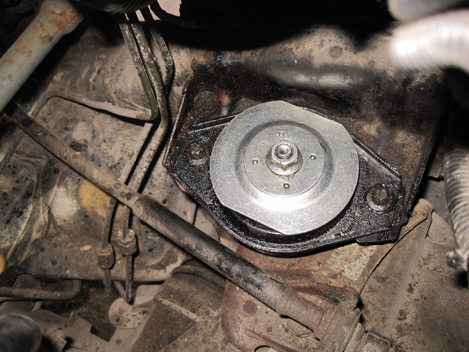 3YAAAgKUPeA 960 Как открутить подушку двигателя приора