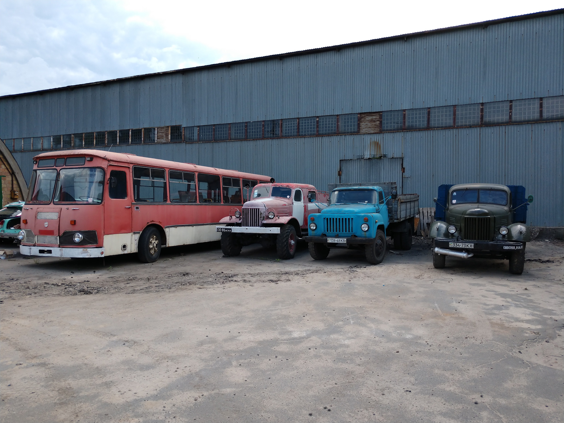 Маленькие автобазы. Автобаза 1 Москва. Автобаза 1 МОССТРОЙТРАНС. Автобаза 2. Енакиевская автобаза.