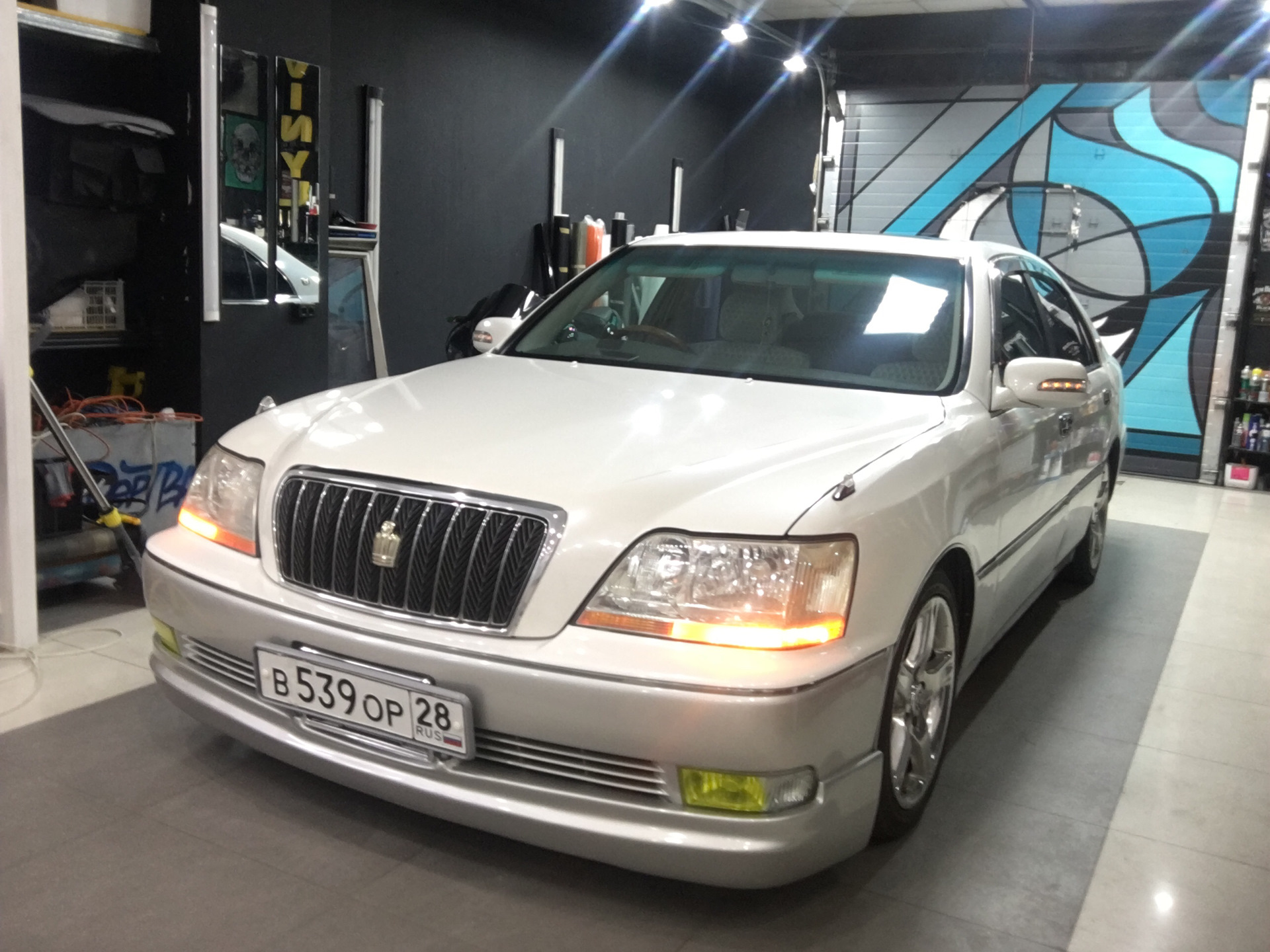 Toyota Crown Majesta 1999