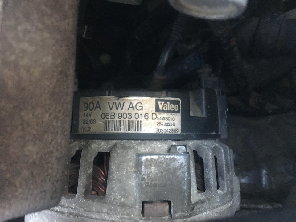 Загорелась лампочка зарядки. Поиск запчастей — Volkswagen Passat B5, 1 ...