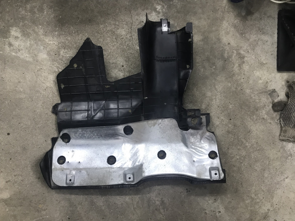 Пластиковая накладка (панель) рулевой колонки — Mercedes-Benz 190 (W201 ...