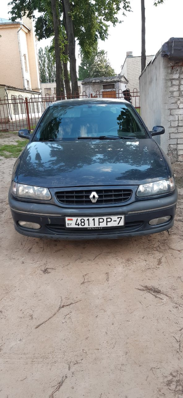 Решил заменить хромовую решетку радиатора на обычную. — Renault Safrane ...