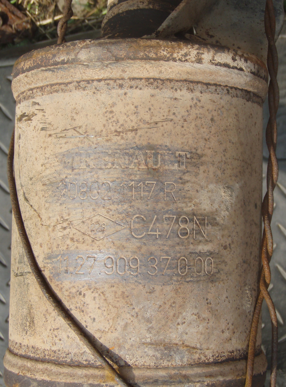 № 8 — Renault Duster (1G). Запчасти на фото: 606601