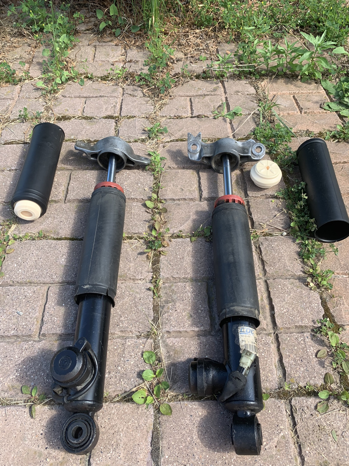 амортизаторы задние инсигния opc. амортизаторы инсигния. амортизаторы инсигния. опель инсигния задние амортизаторы. жесткие передние амортизатор для опель инсигнии.