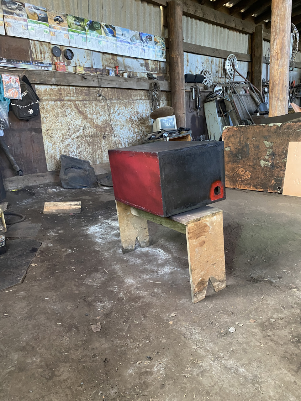 Покраска короба для сабвуфера, и сам блин. — ГАЗ 3110, 2,3 л, 2001 года ...