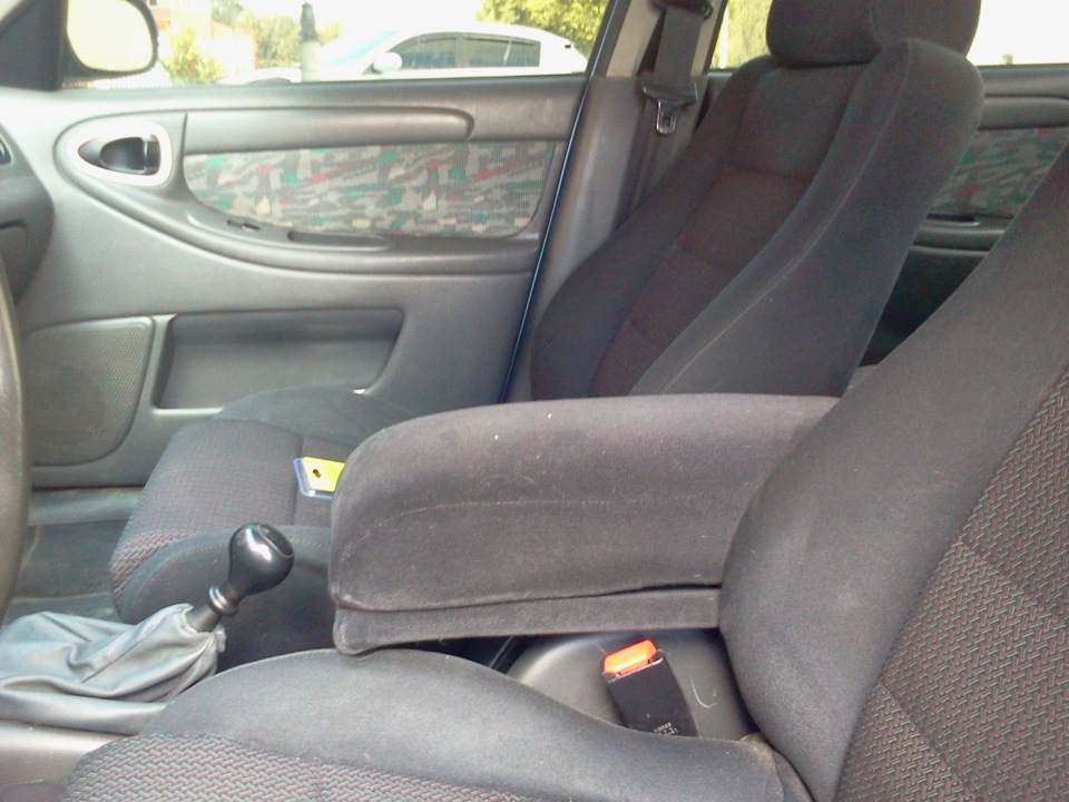 Подлокотник — Daewoo Lanos, 1,6 л, 2003 года | аксессуары | DRIVE2