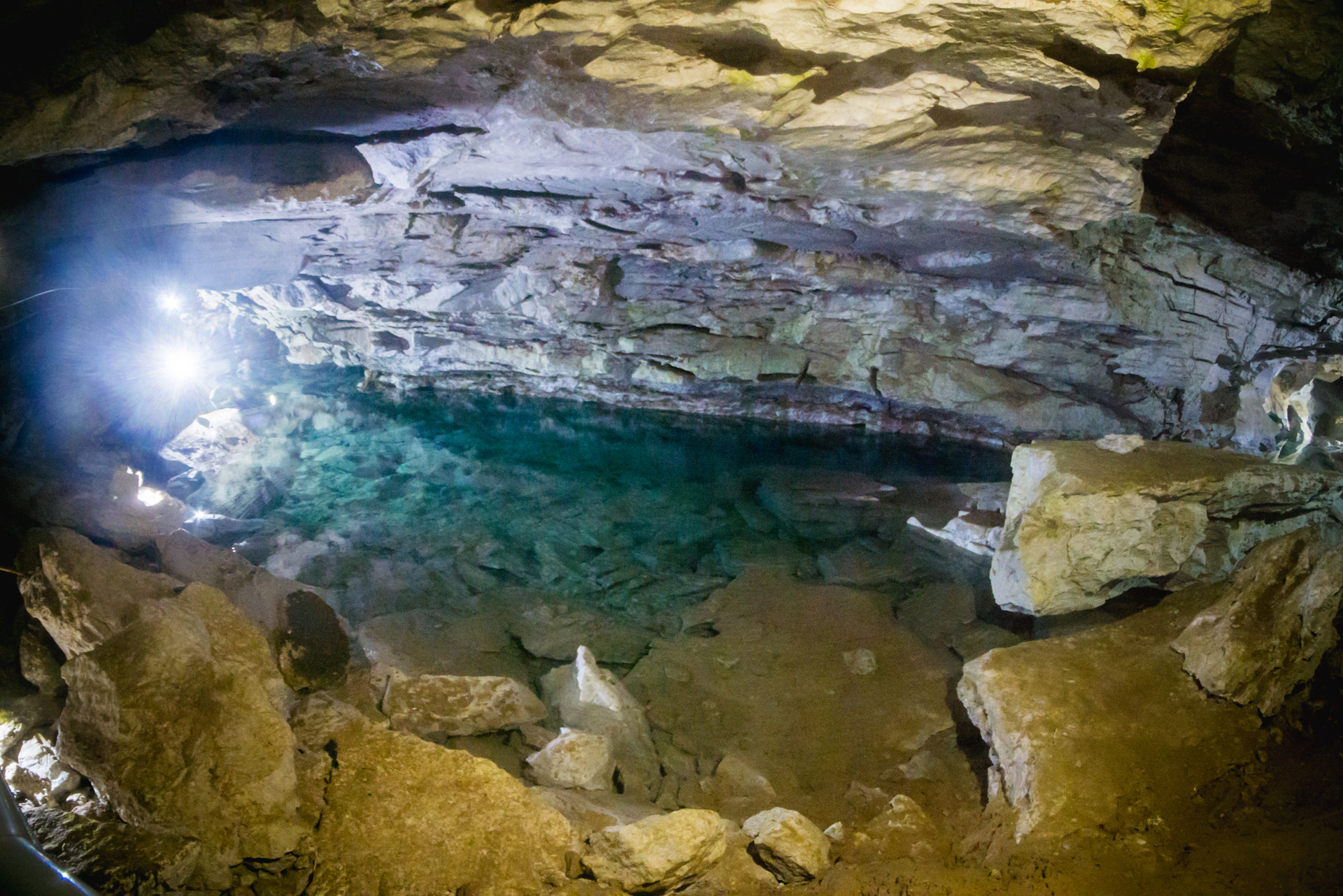 Бриллиантовый грот Кунгурской пещеры