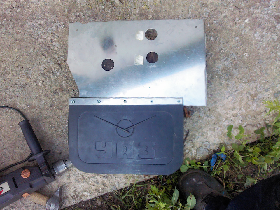 Как поставить брызговики на буханку своими руками