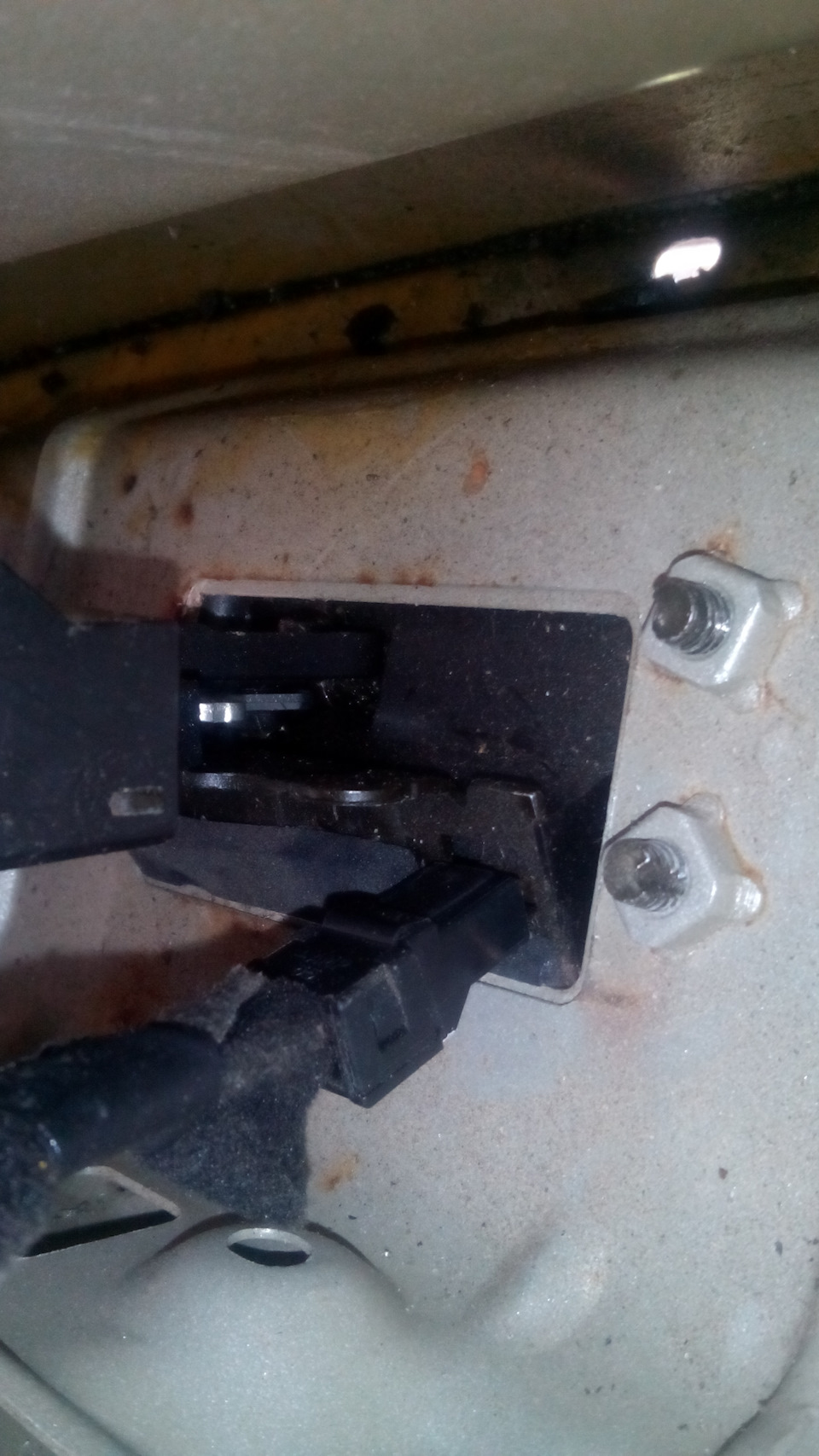 концевик пятой двери — Hyundai Santa Fe (2G), 2,2 л, 2006 года ...