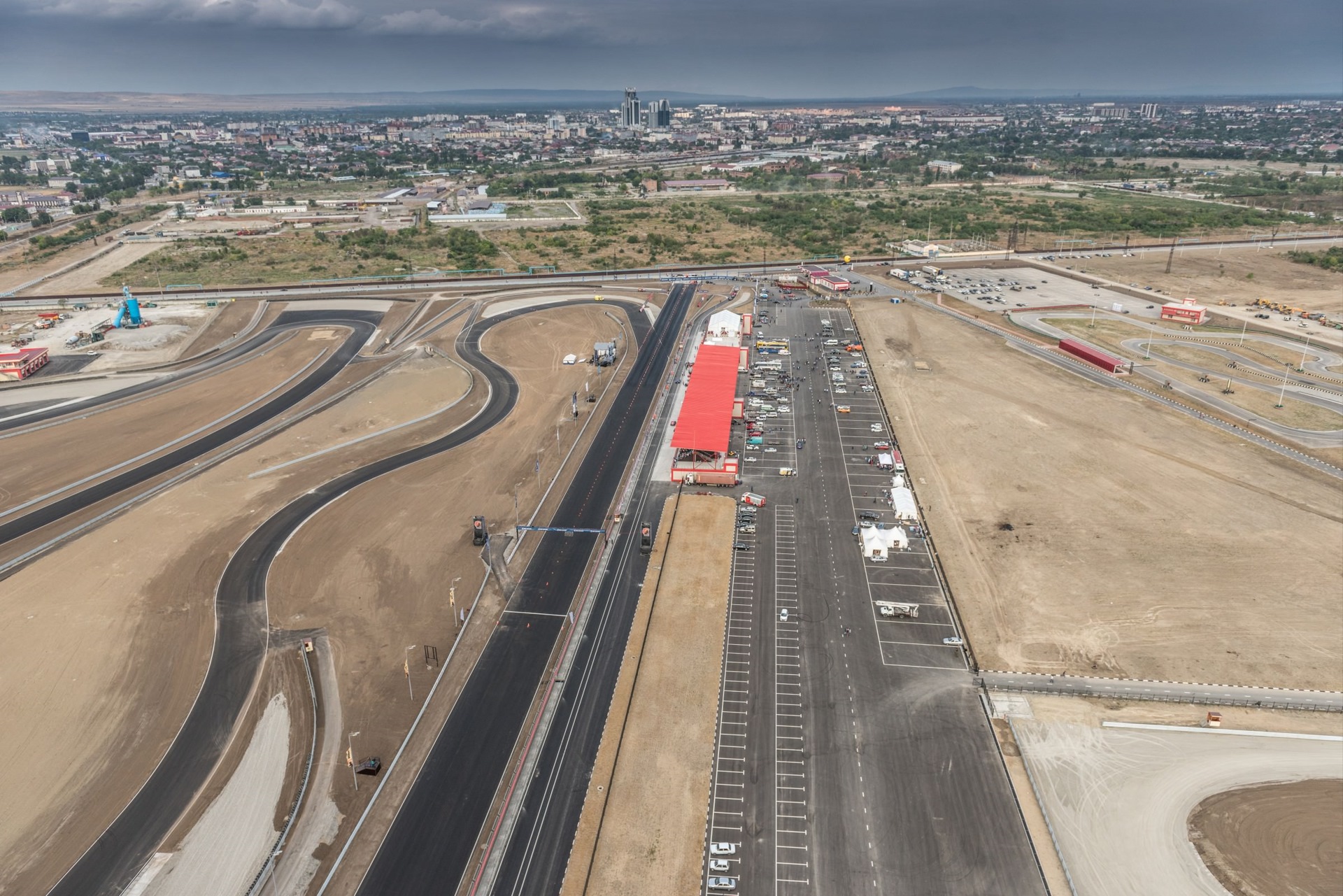 Крепость грозная автодром. Fort Grozny Autodrom. Гоночная трасса в Грозном. Форт Грозный автодром.