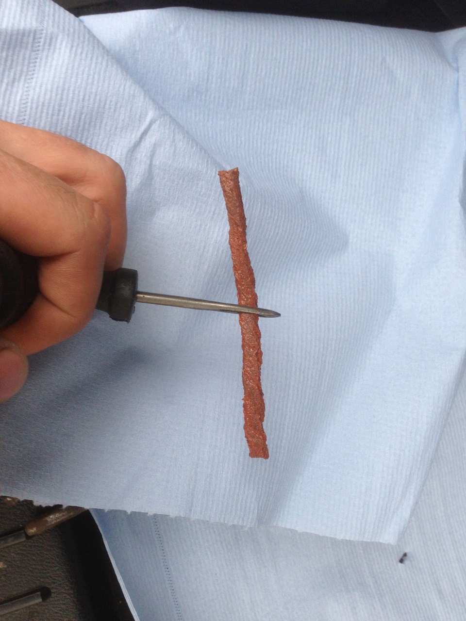 ремонт прокола колеса в полевых условиях — Ford S-Max (1G), 2 л, 2012 ...