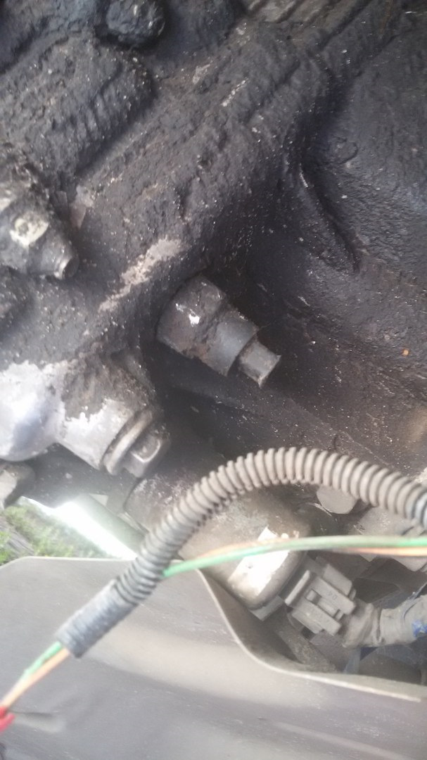 Замена концевика задней скорости — Lada Калина седан, 1,6 л, 2007 года ...