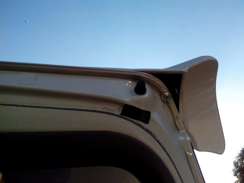 Крепление заднего спойлера. Кронштейн спойлера газель. Impreza gg нижний спойлер. Крепление заднего спойлера. Крепление заднего спойлера.