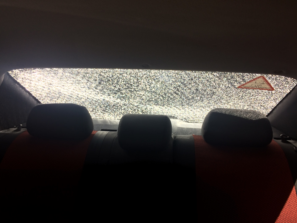 ТРЕСНУЛО ЗАДНЕЕ СТЕКЛО — Hyundai Elantra (5G), 1,8 л, 2012 года ...