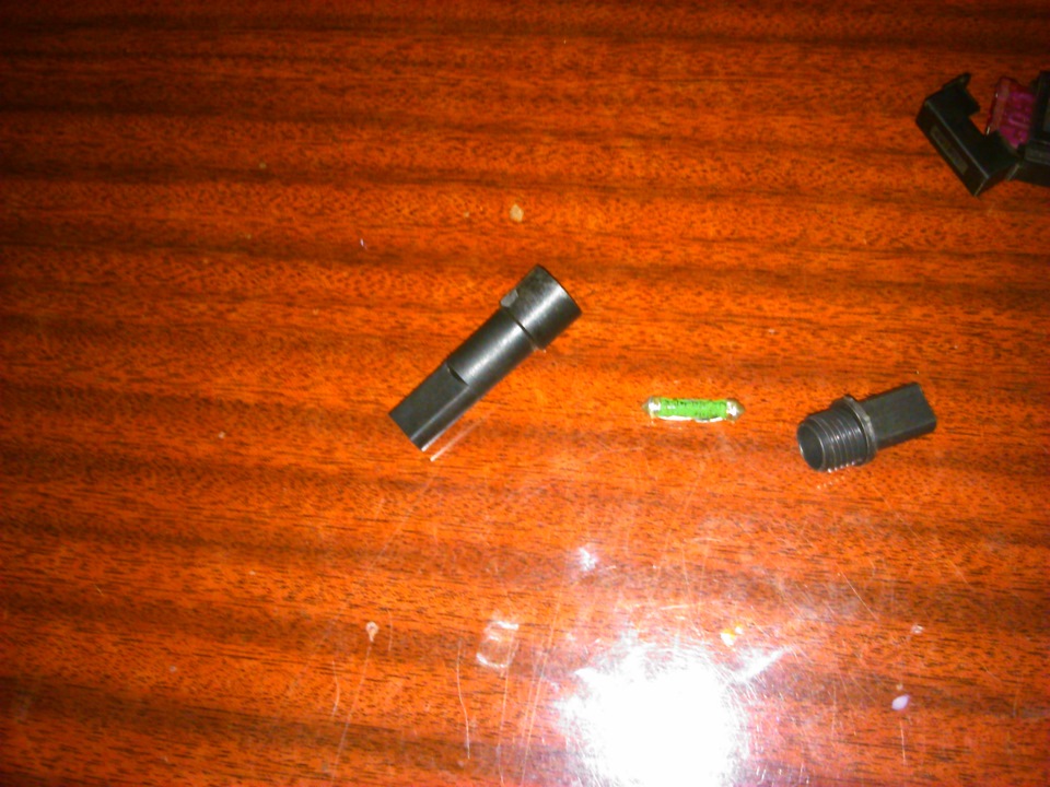 Пропал подогрев сидений, проверил релюшку, поменял кнопки и все равно ...