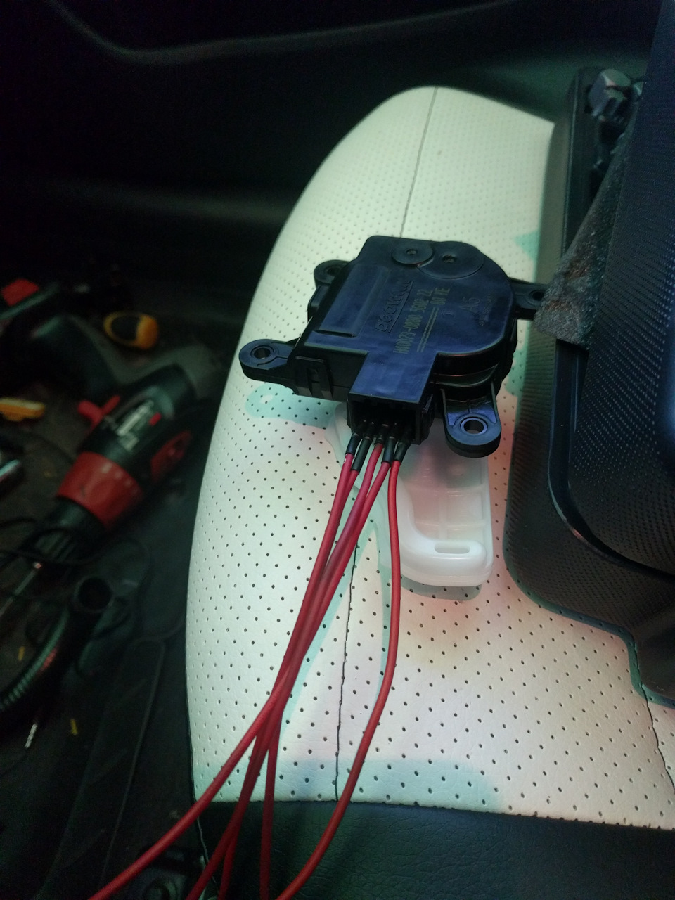 Распиновка разъемов климата контроля