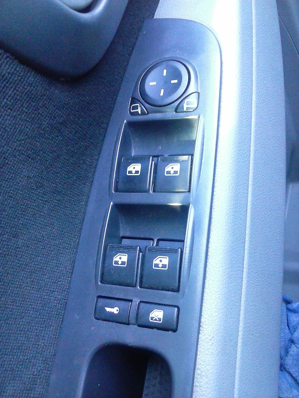 Задние электростеклоподъемники — LADA Приора хэтчбек, 1,6 л., 2009 года ...