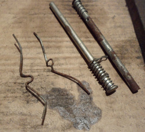 Пружинные фиксаторы фар Заз. — ЗАЗ 965, 0,8 л, 1965 года | своими ...