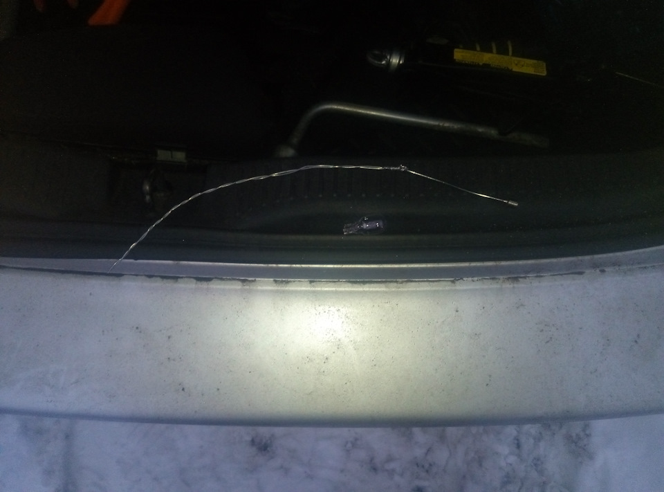 Достаем лампочку из задней фары, без её снятие. — Toyota Auris (1G), 1 ...