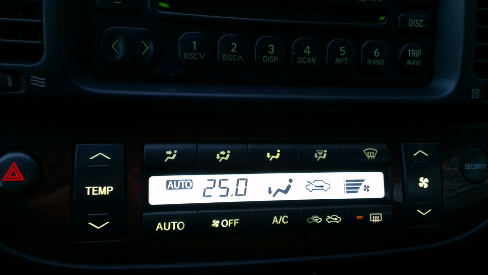 Тойота аурис не работает климат контроль