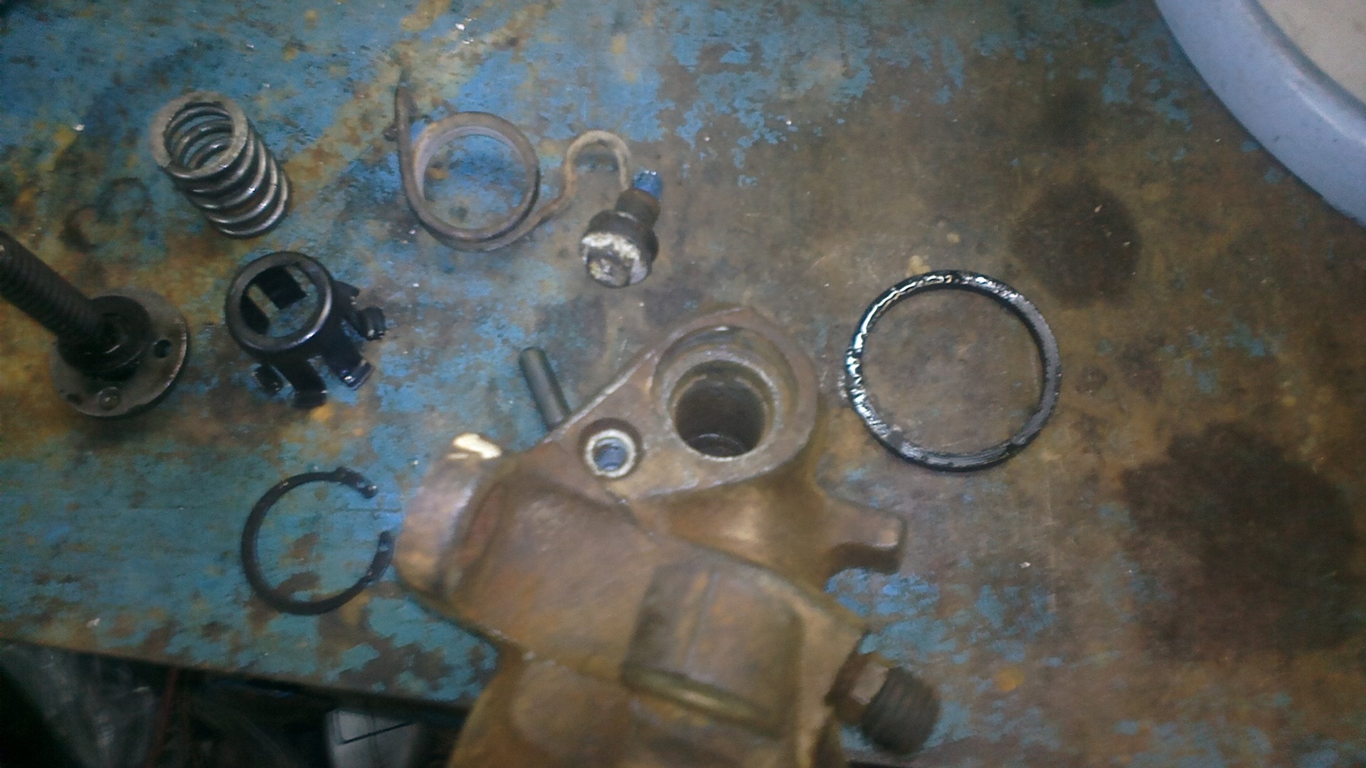 Установка ремкомплекта суппорта ЗДТ. — Lada 21099, 1,5 л, 1997 года ...