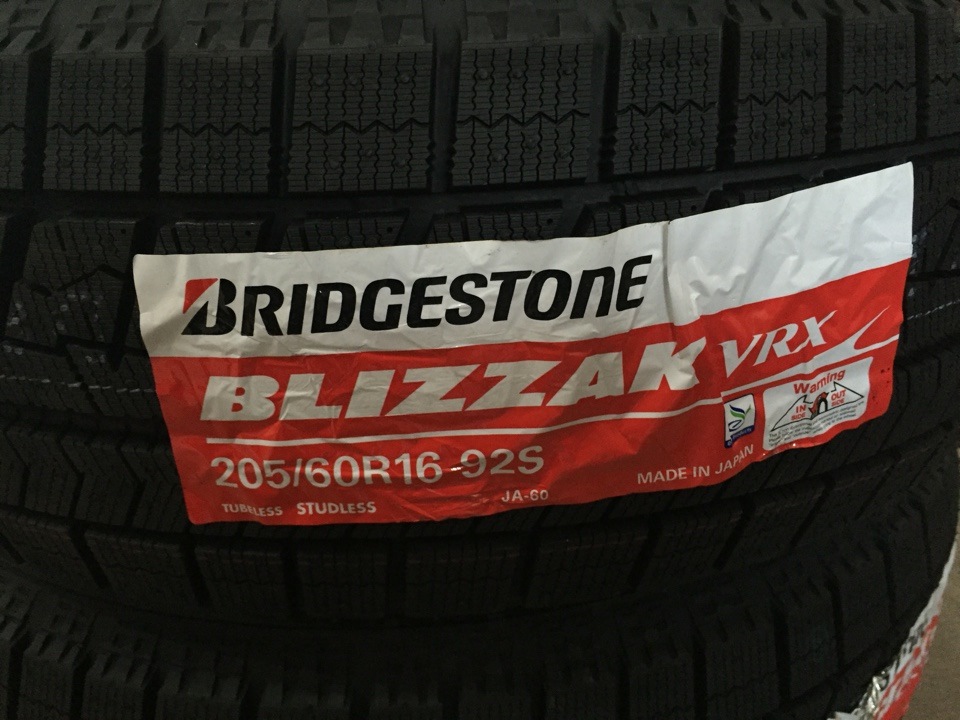 Bridgestone 60. Bridgestone 205/60/16 s 92 VRX. Bridgestone VRX 92s. Bridgestone Blizzak VRX 205/60 r16. Автошина r16 205/60 Bridgestone VRX 92s.