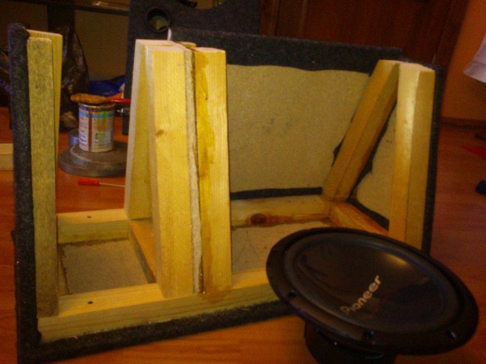 Подиумы под колонки в багажнике — Lada 2114, 1,5 л, 2004 года ...