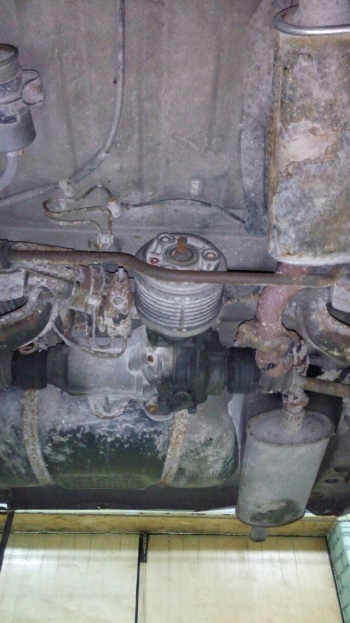 Задняя подвеска вид снизу — Volkswagen Jetta II, 1,8 л, 1989 года ...