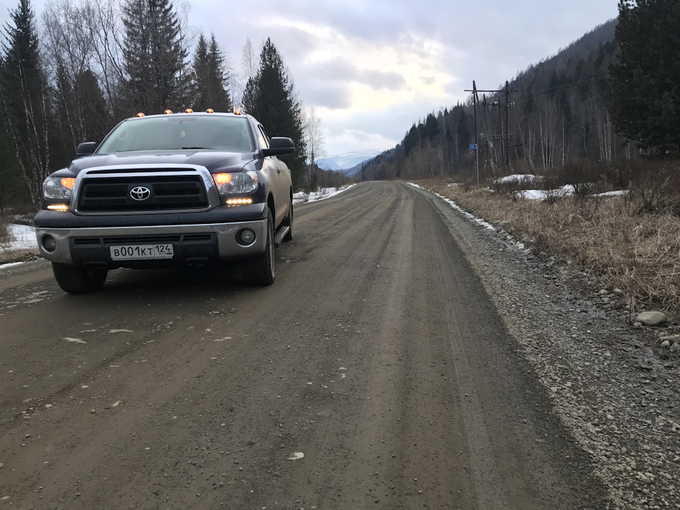 Огни автопоезда — Toyota Tundra (II), 4,6 л, 2010 года | электроника ...