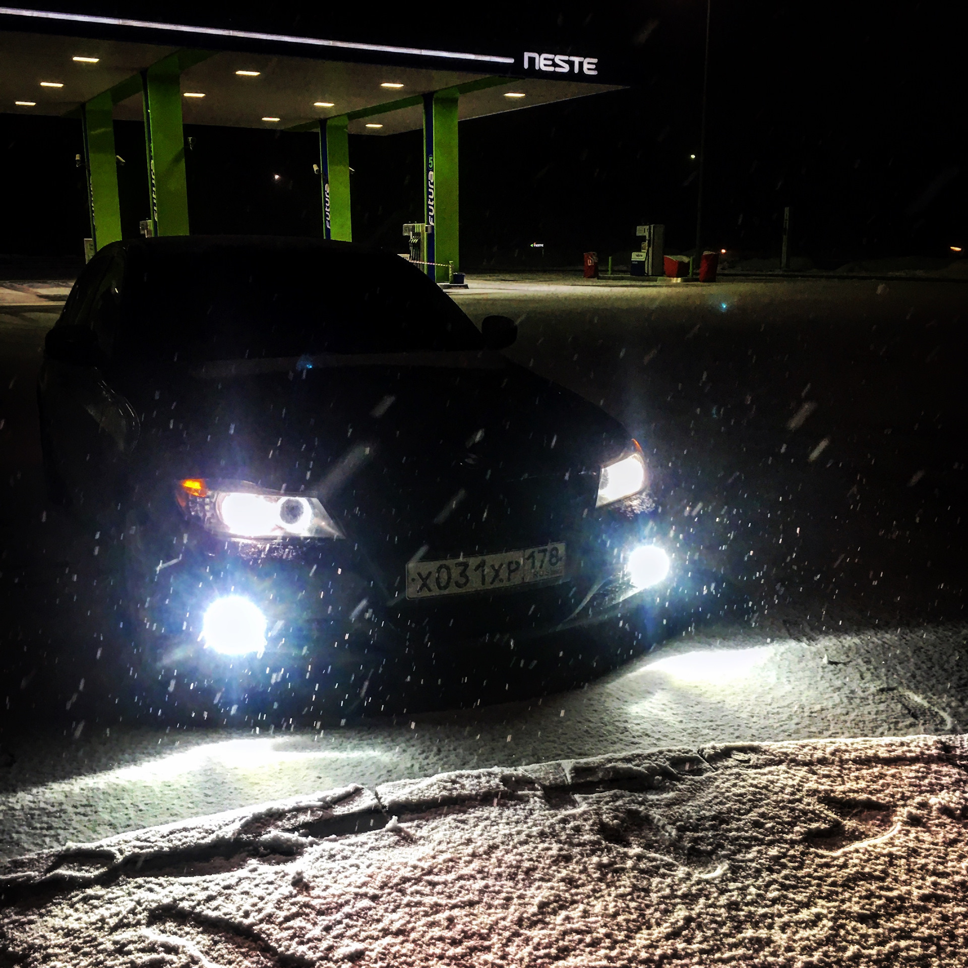 BMW зима ночь