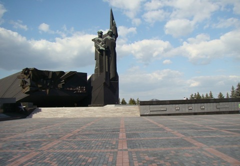 Памятник освободителям донбасса в донецке рисунок