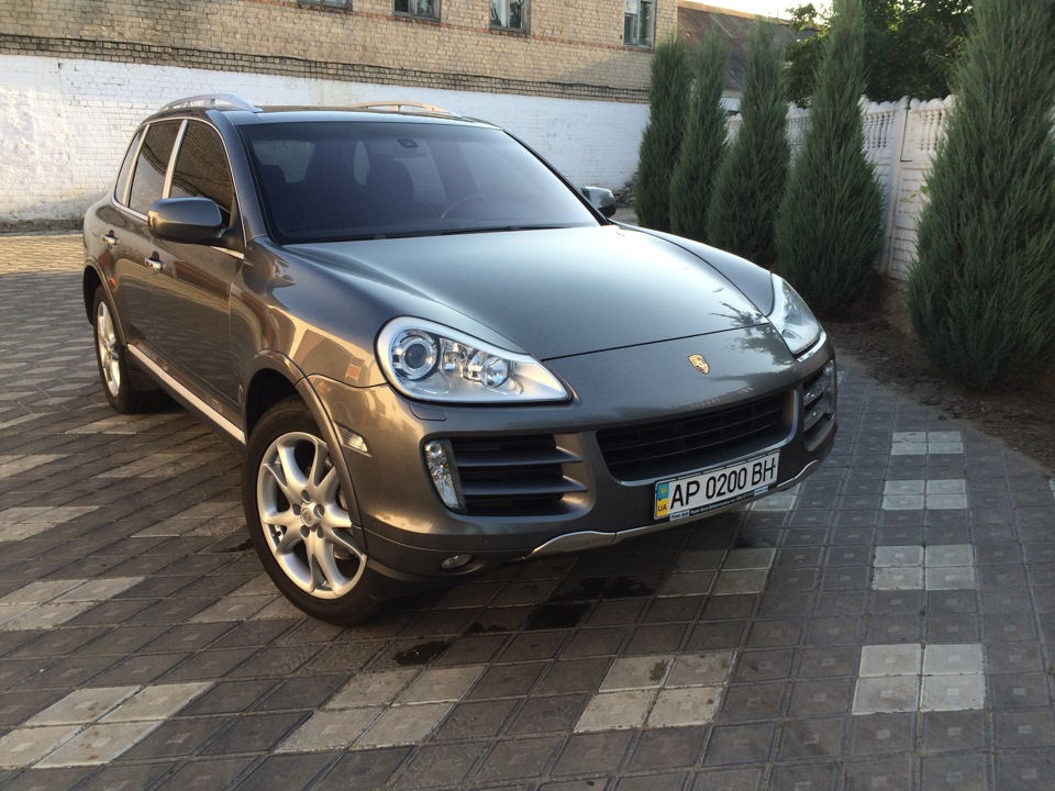 Porsche Cayenne 1