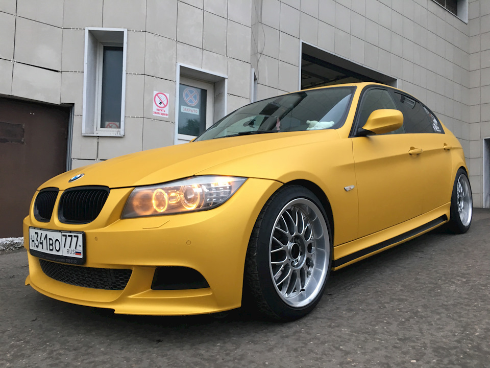 BMW e93 Yellow