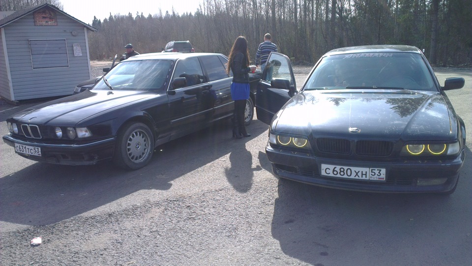 Великий Новгород, небольшой слёт Баварцев — BMW 7 series (E32), 3,5 л ...