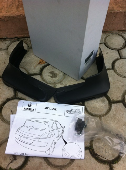 7711221305 Брызговик передний правый RENAULT | Запчасти на DRIVE2