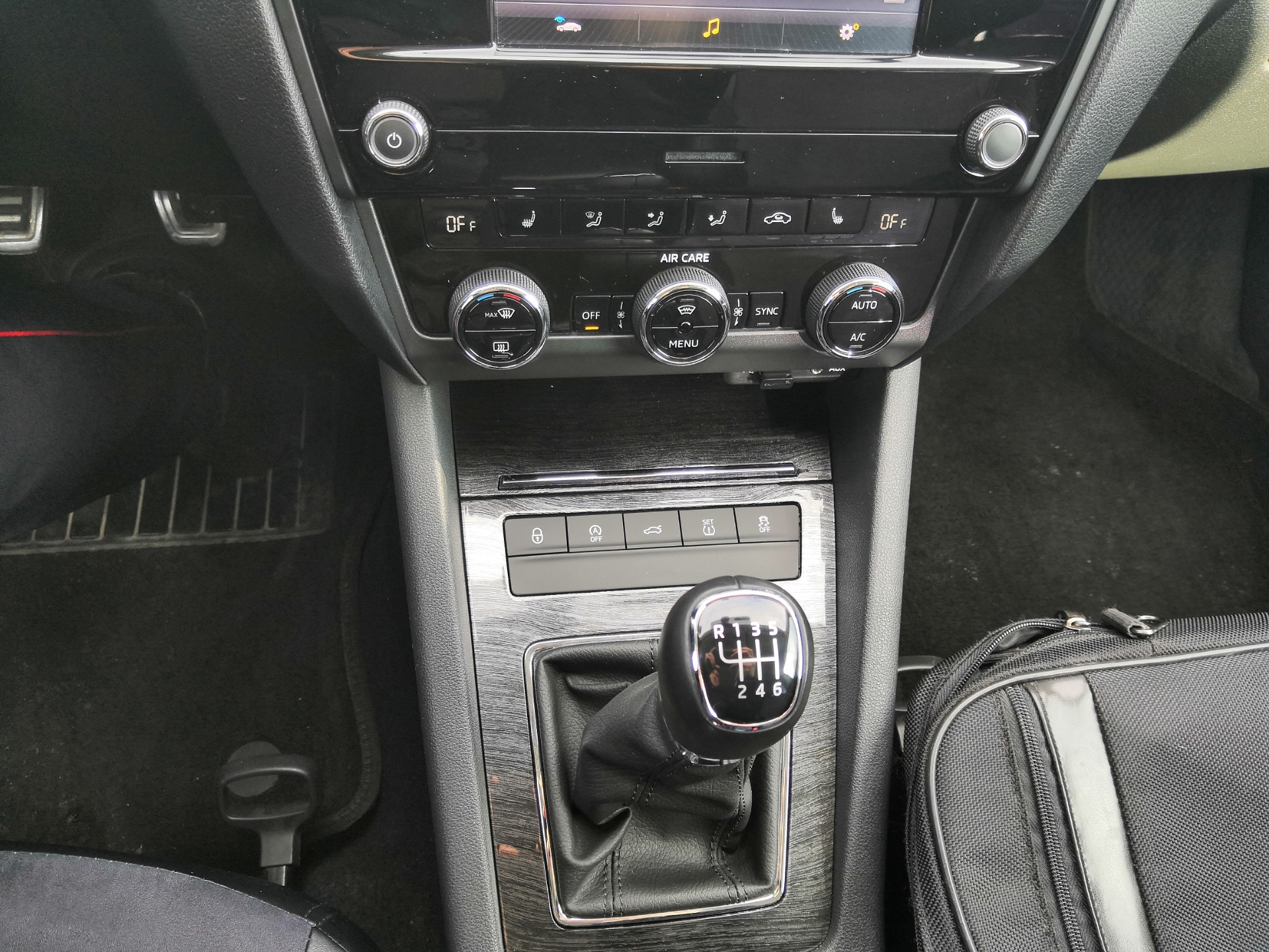 Esp octavia a7. Esp octavia a7. Skoda a7 центральная консоль. Octavia a7 кнопка esp. Esp octavia a7.