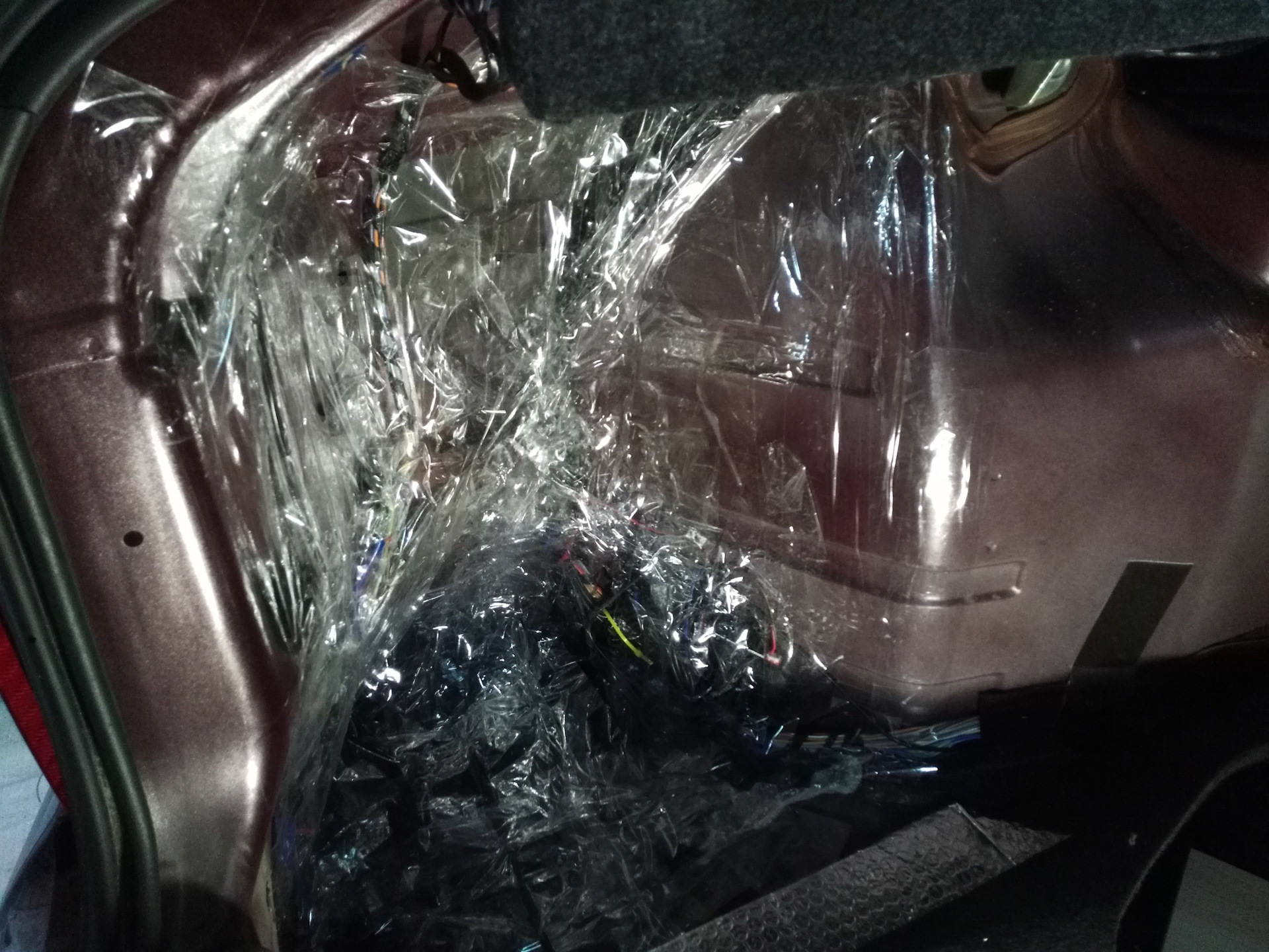 Фильтр багажника приора. Ваз 2107 очень много пыли в багажнике. Потолочный фонарь ваз 2107. Обработка салона ваз 2114. Тянет пыль в салон ваз 2110.