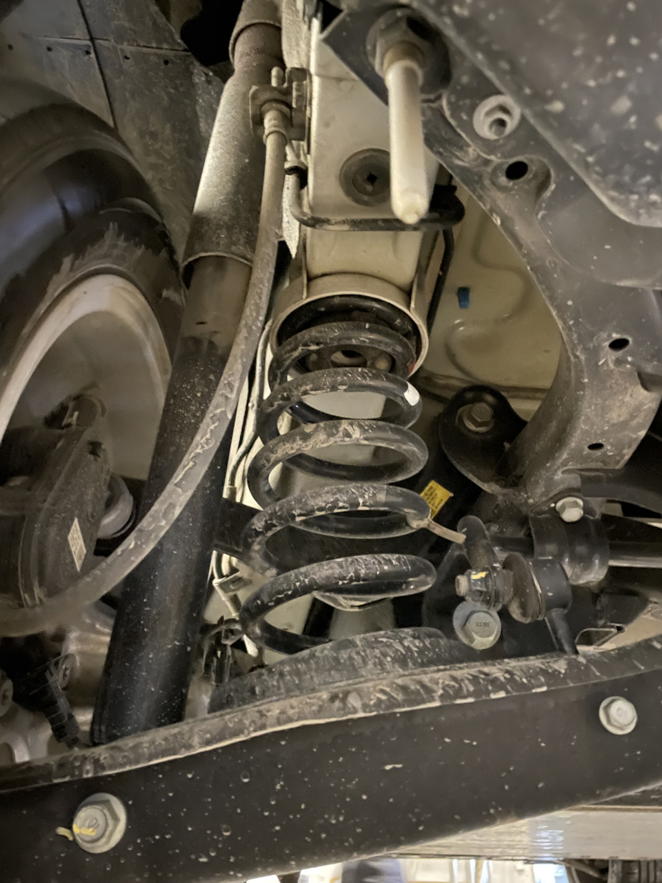 Krok 9: Krok montażowy — patrz zdjęcie. — Hyundai Kona Electric