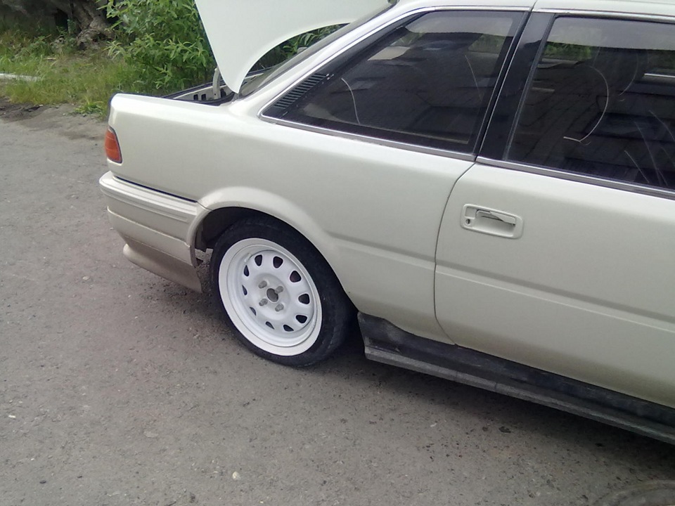 поставил заднее — Toyota Corolla Levin (AE91/92)