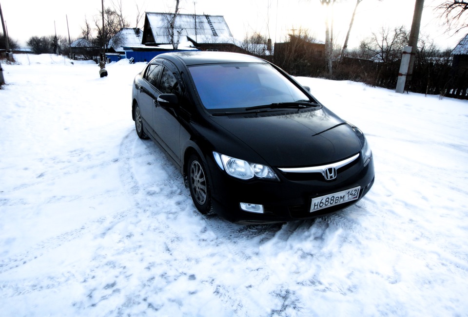 Лоб хамелеон! — Honda Civic 4D (8G), 1,8 л, 2007 года | стайлинг | DRIVE2